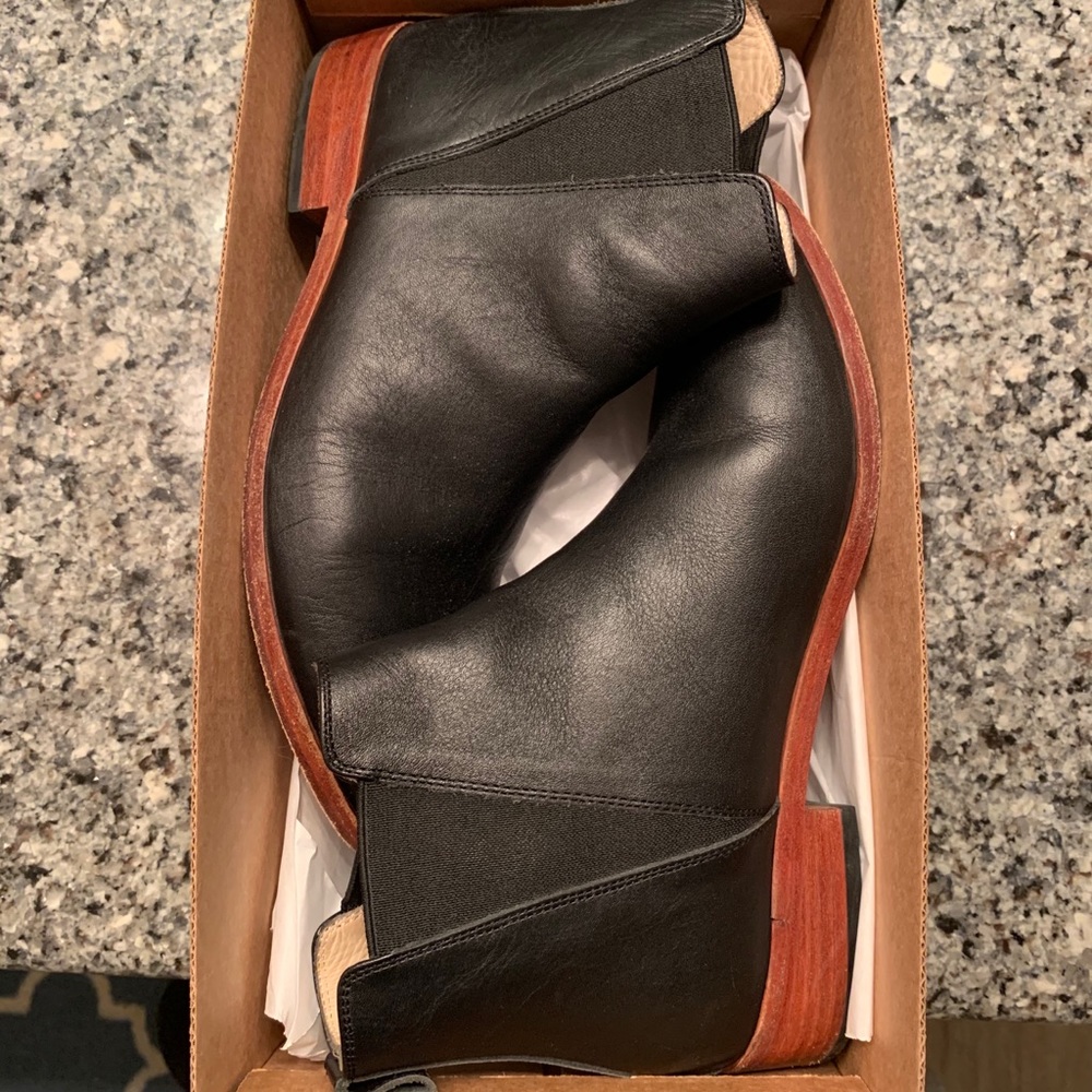 Nisolo Black Chelsea Boots - 8.5